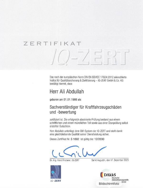 IQ-ZERT Zertifikat Nr. S 1692 für Ali Abdullah – Sachverständiger für Kraftfahrzeugschäden und -bewertung, gültig bis 12/2030